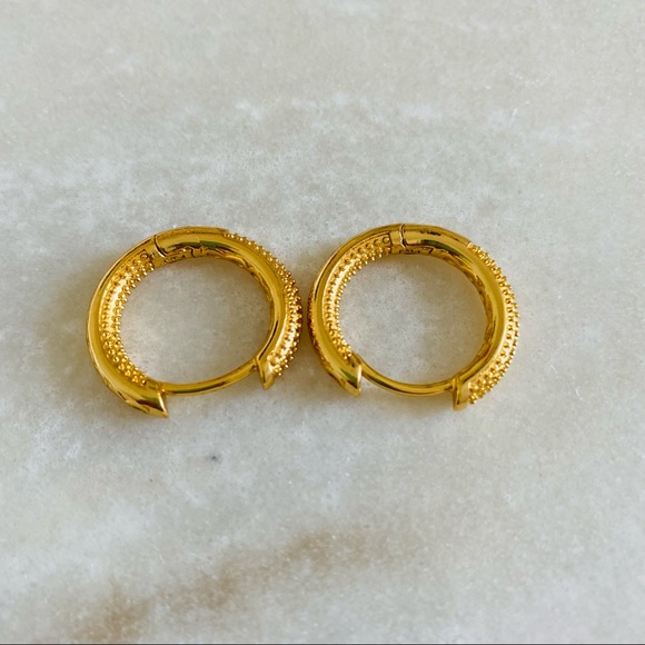 Medium Gold Texture Hoops - Picture 5 of 12